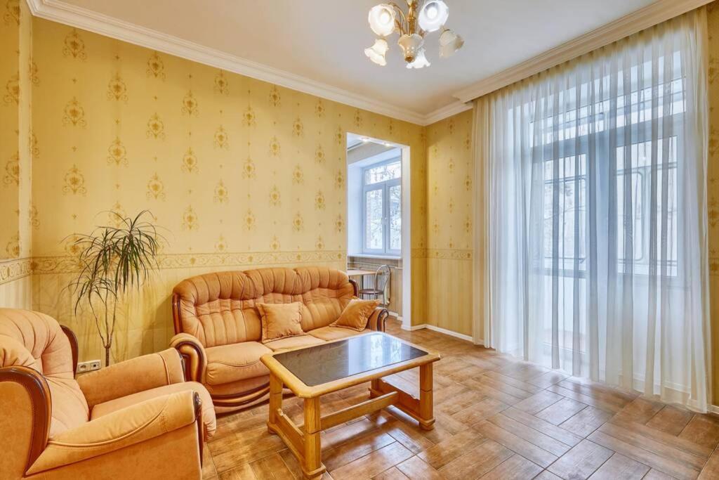 Apartment Near Bessarabsky Square Киев Екстериор снимка