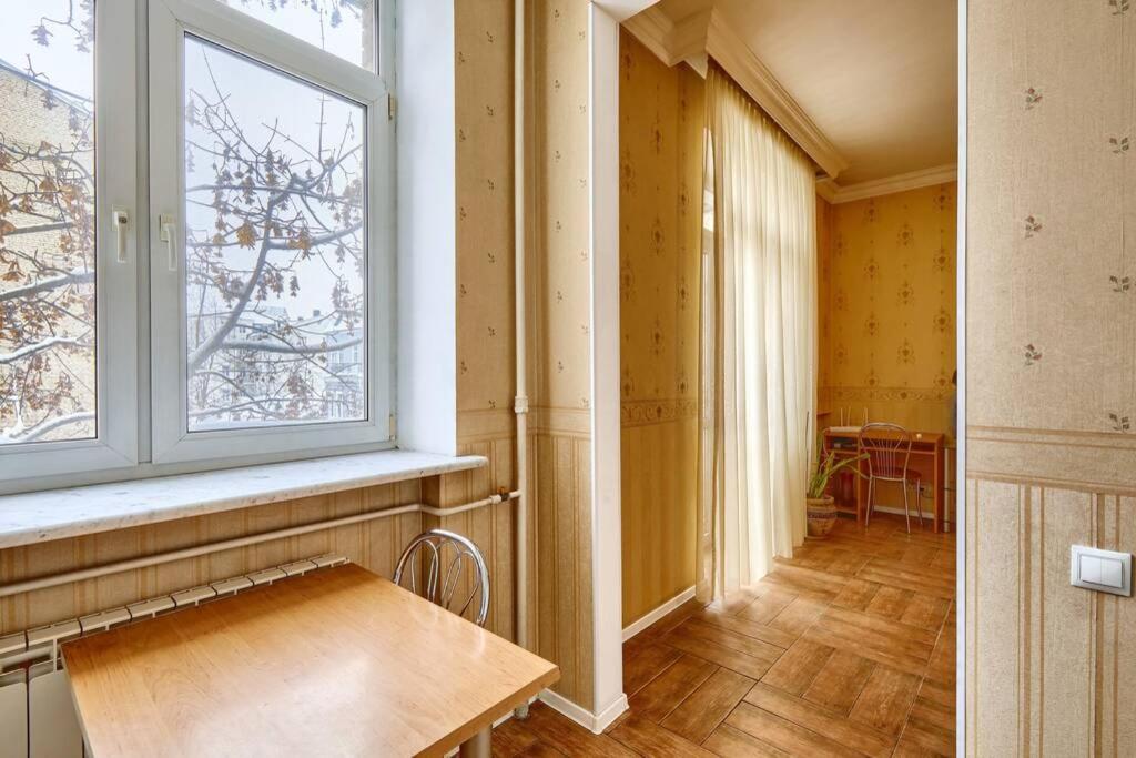 Apartment Near Bessarabsky Square Киев Екстериор снимка