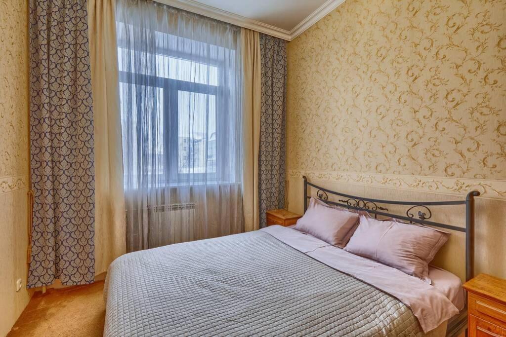 Apartment Near Bessarabsky Square Киев Екстериор снимка