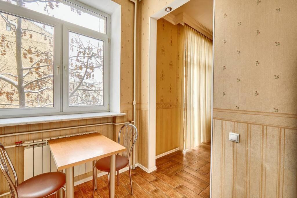 Apartment Near Bessarabsky Square Киев Екстериор снимка