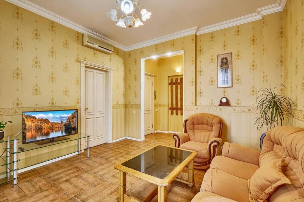 Apartment Near Bessarabsky Square Киев Екстериор снимка
