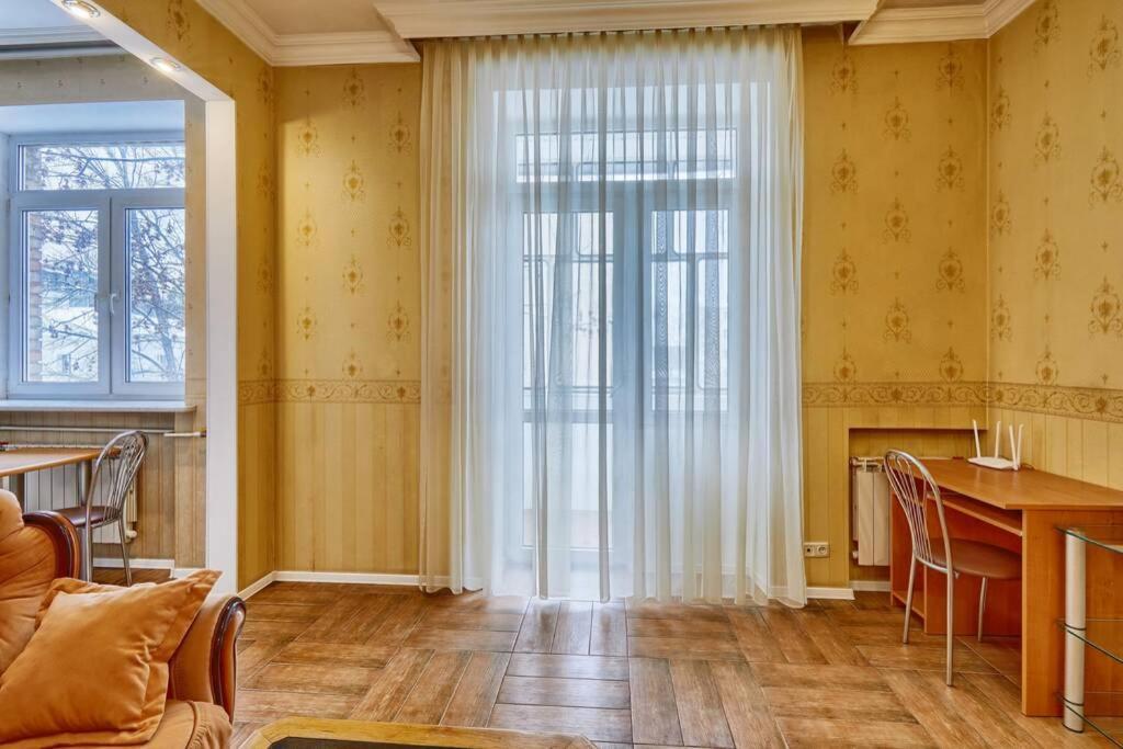 Apartment Near Bessarabsky Square Киев Екстериор снимка
